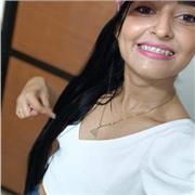 Profesional imparte clases de español a niños de grados 4 a 8